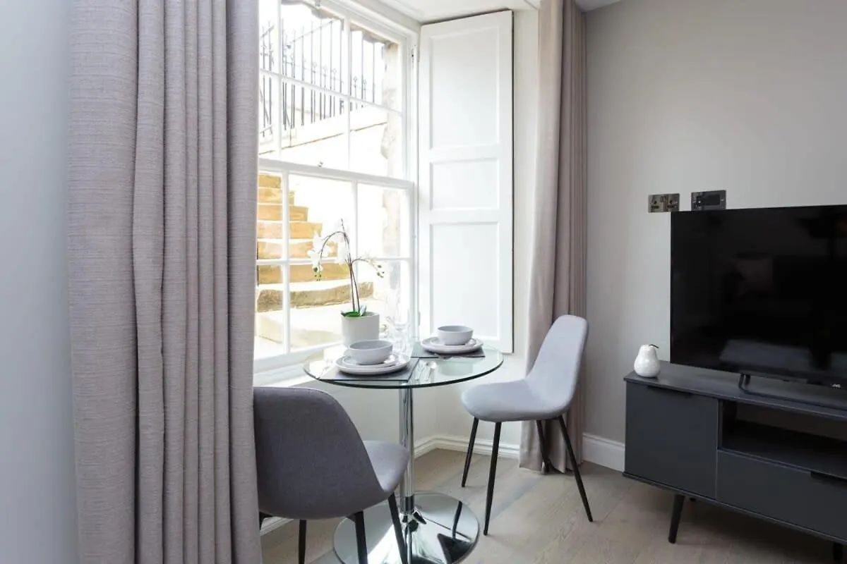 Dragon Suites - Edinburgh City Centre 1 Bed Apartment
